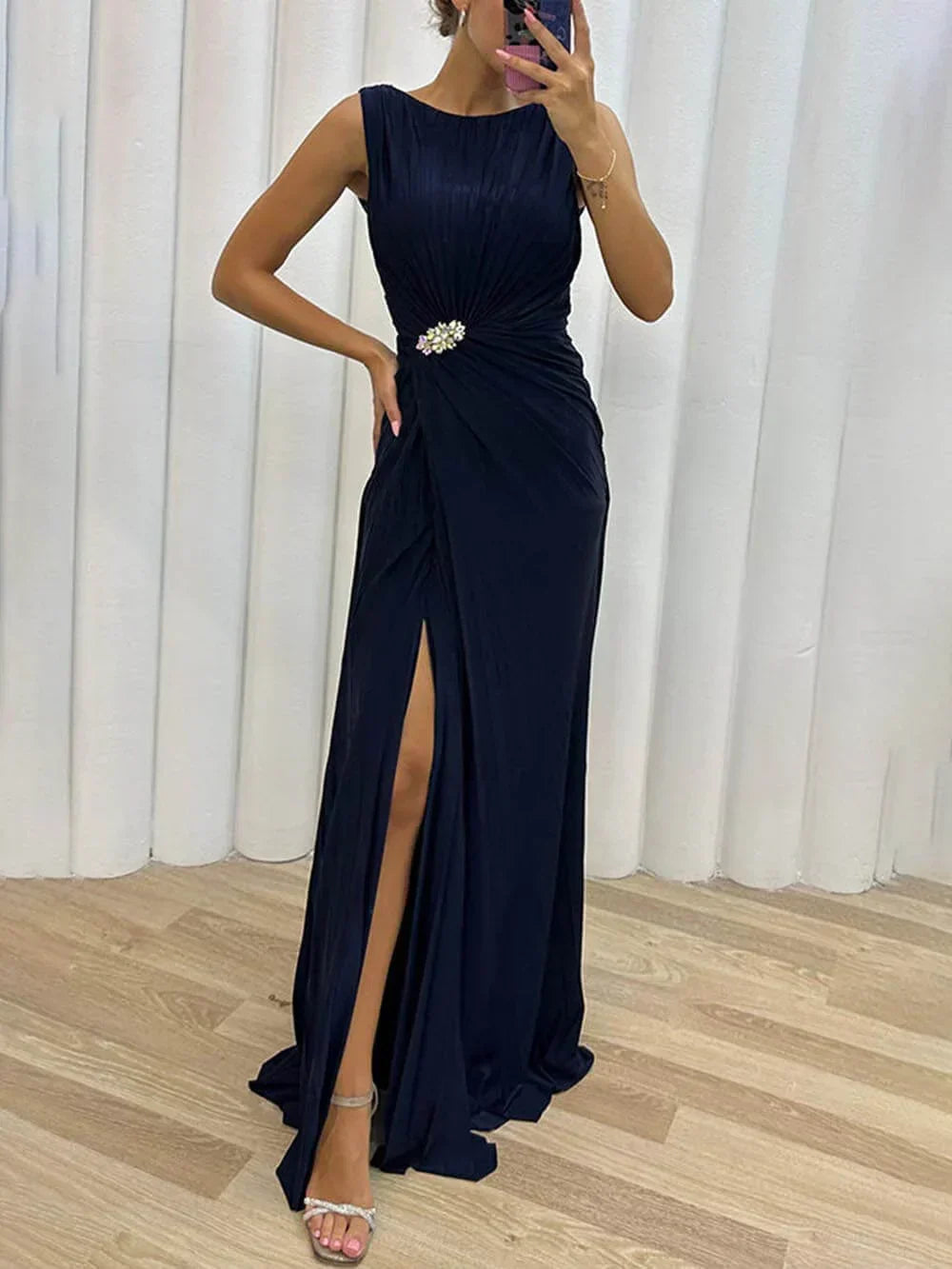Kendra - Stilvolles und Zeitloses Maxikleid mit Schlitzen