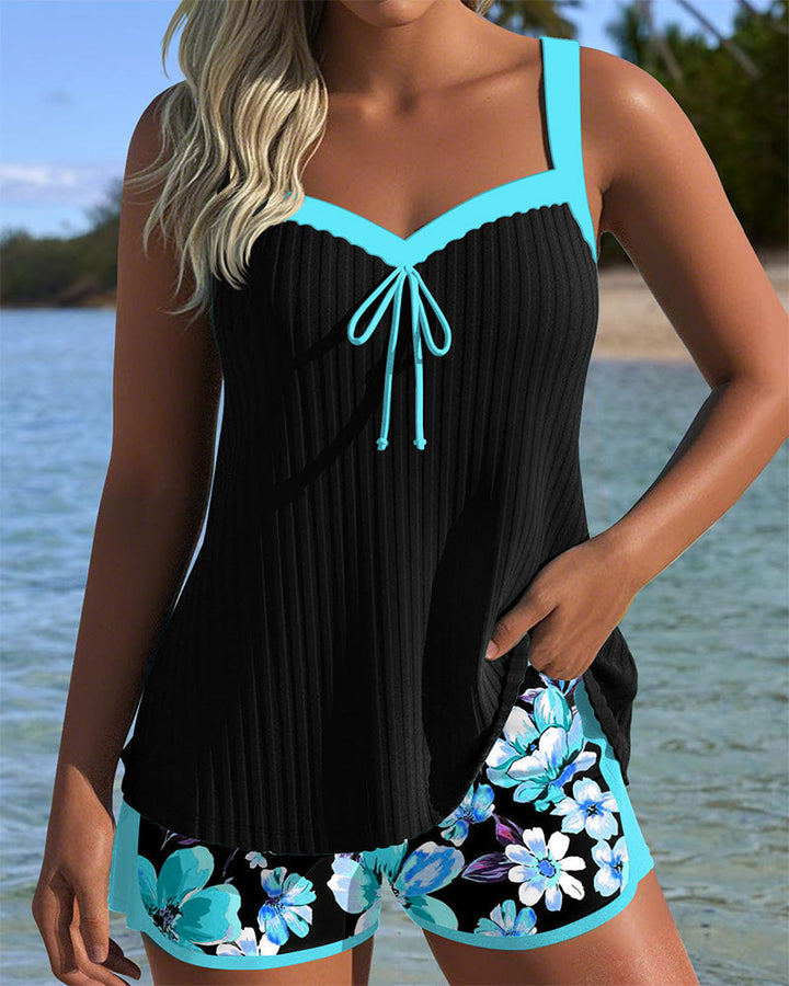 V-Ausschnitt Tankini mit Muster und Sportshorts