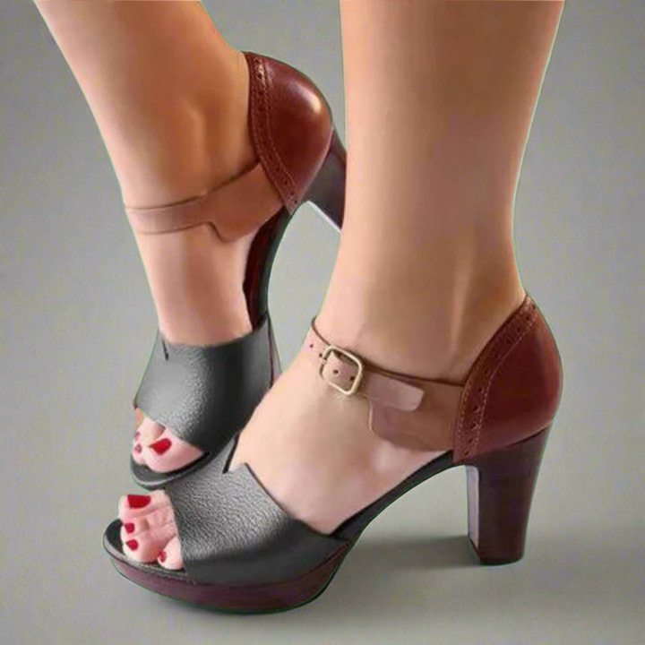 Katharina | Koreanisch inspirierte High-Heel Sandalen mit Farbblock und Schnalle