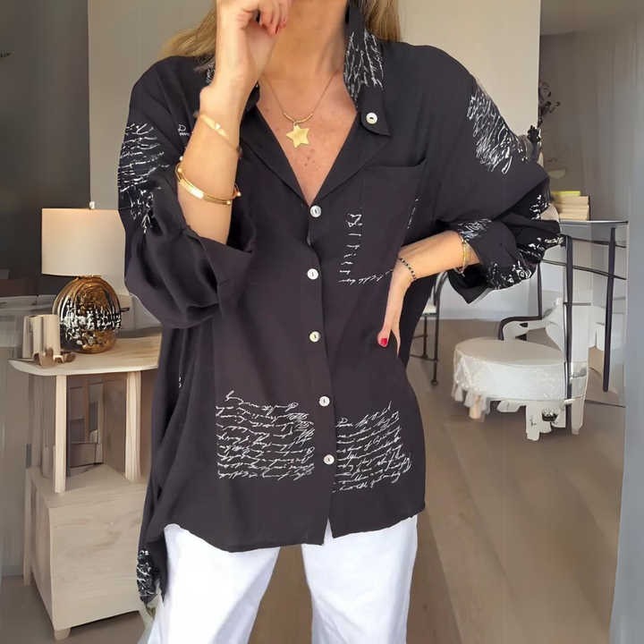 Callista™ - Button-Up Chemise mit handschriftlichem Design