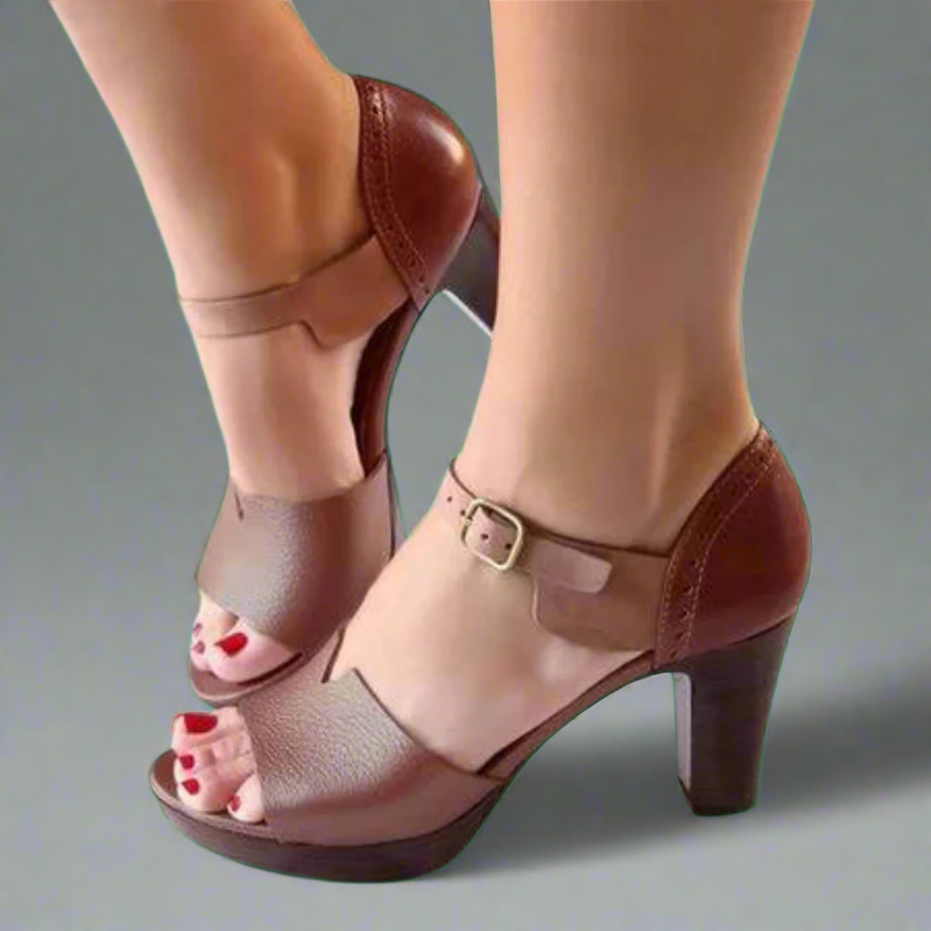 Katharina | Koreanisch inspirierte High-Heel Sandalen mit Farbblock und Schnalle