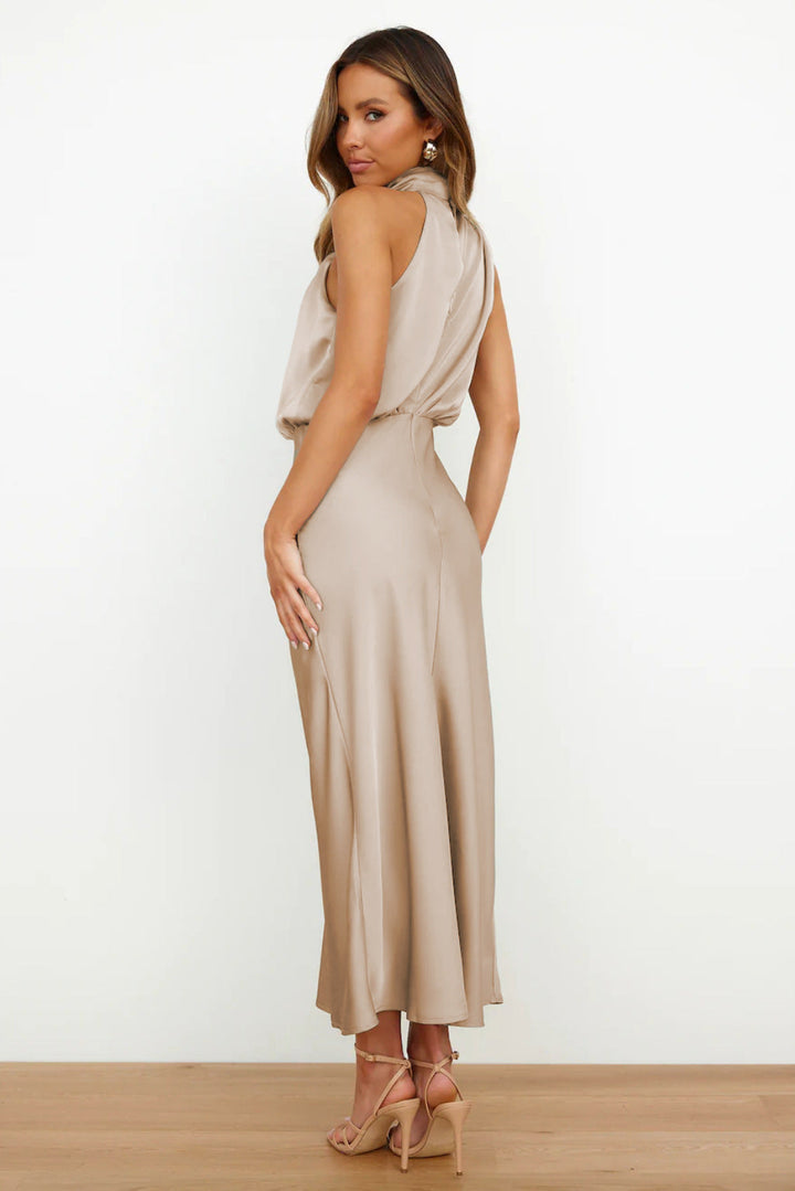 MAYLORA™ | Lange Satin Rückenfreie Robe