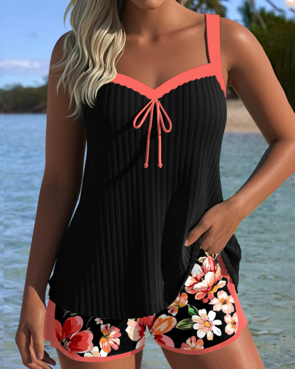 V-Ausschnitt Tankini mit Muster und Sportshorts