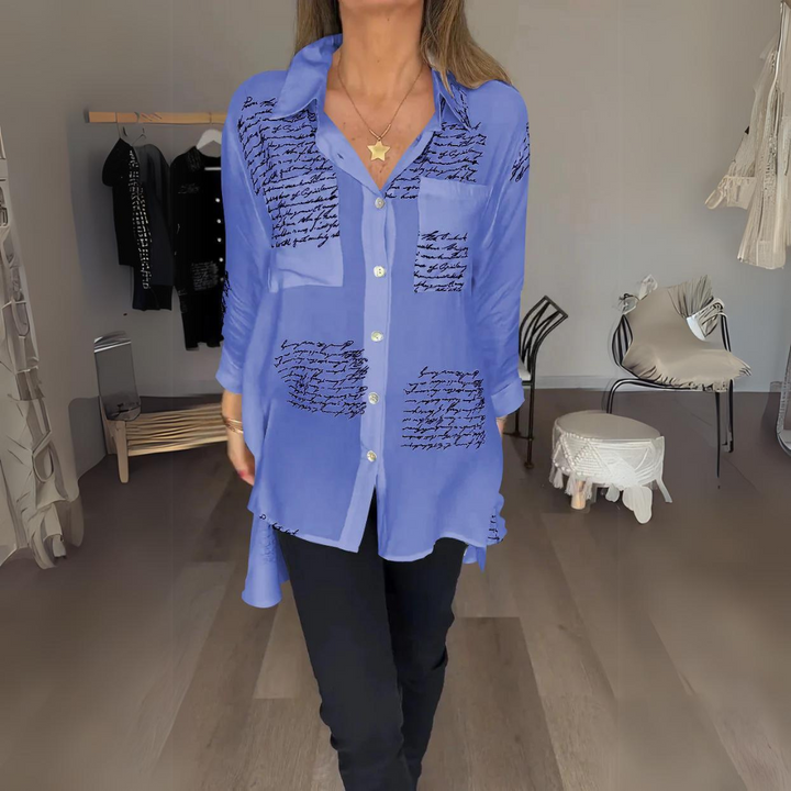 Callista™ - Button-Up Chemise mit handschriftlichem Design