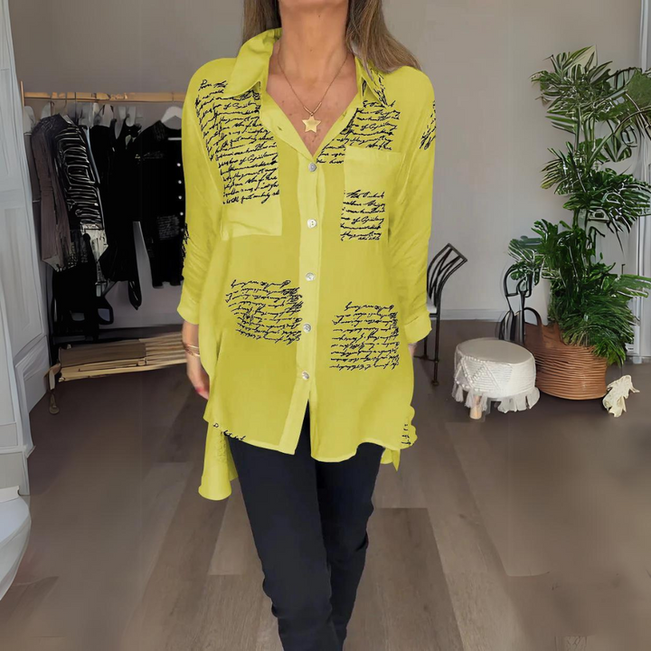 Callista™ - Button-Up Chemise mit handschriftlichem Design