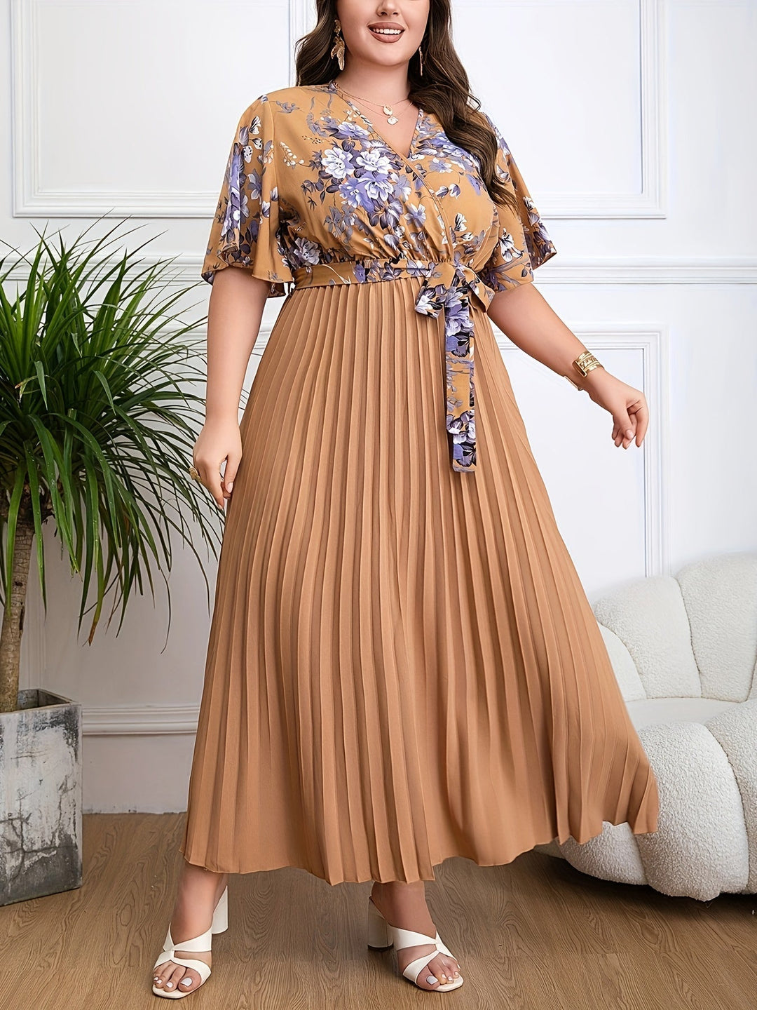 Fleur | Figurbetontes Kleid in Übergröße
