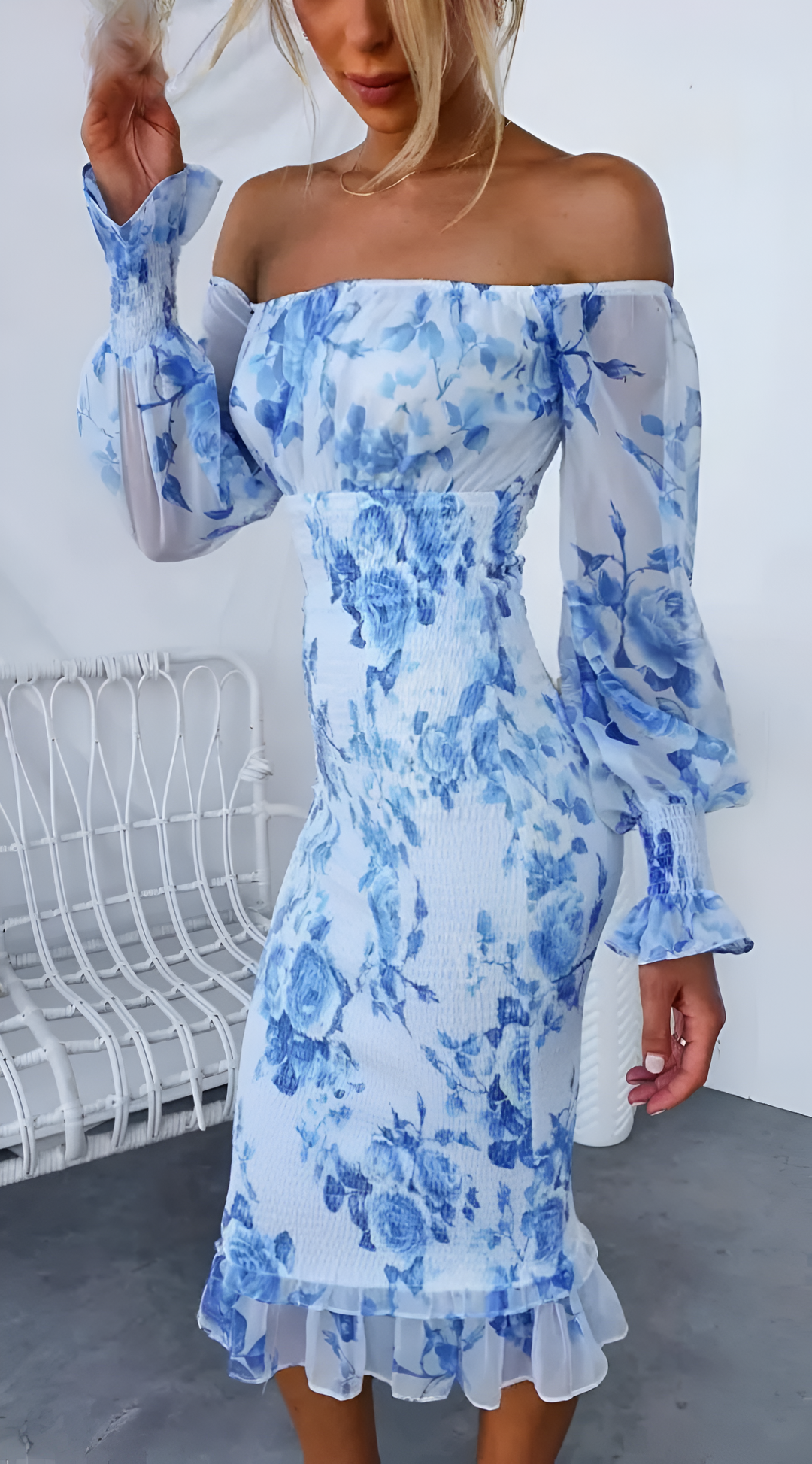 Nadia - Midi-Kleid mit schulterfreien Trägern und figurbetontem Design