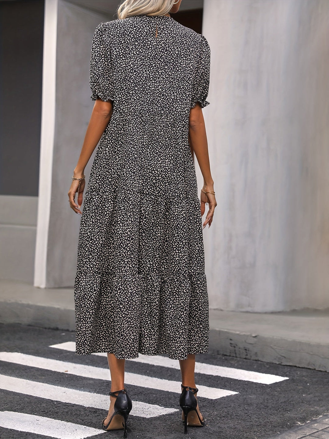 Harriet - Lässiges Kleid mit Rundhalsausschnitt und Rüschenakzenten