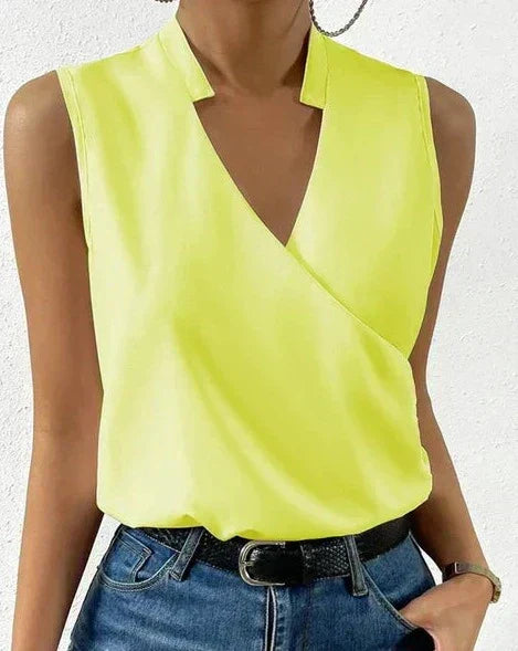 Jenna™ - Elegante Bluse" can be rewritten as "Jenna™ - Stylish Elegance Blouse.