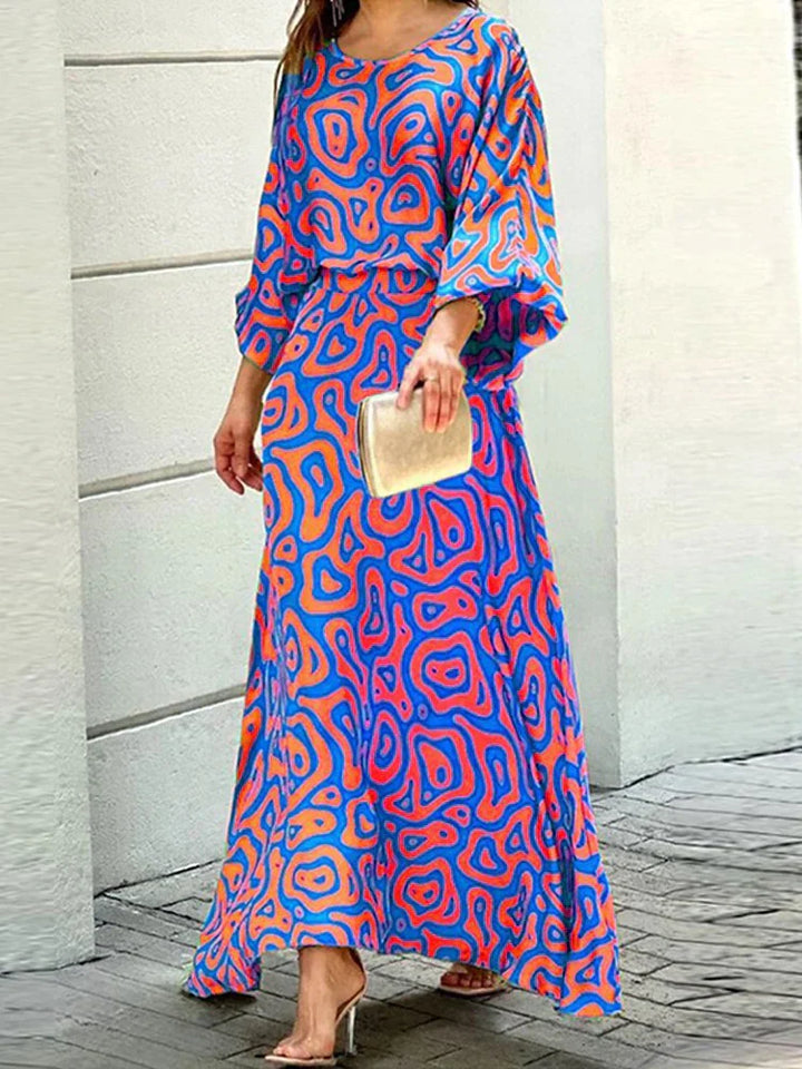 "Esther - Herbstliche Mode mit Rundhalsausschnitt" could be rewritten as "Esther - Herbstliche Rundhalsmode für stilvolle Looks".
