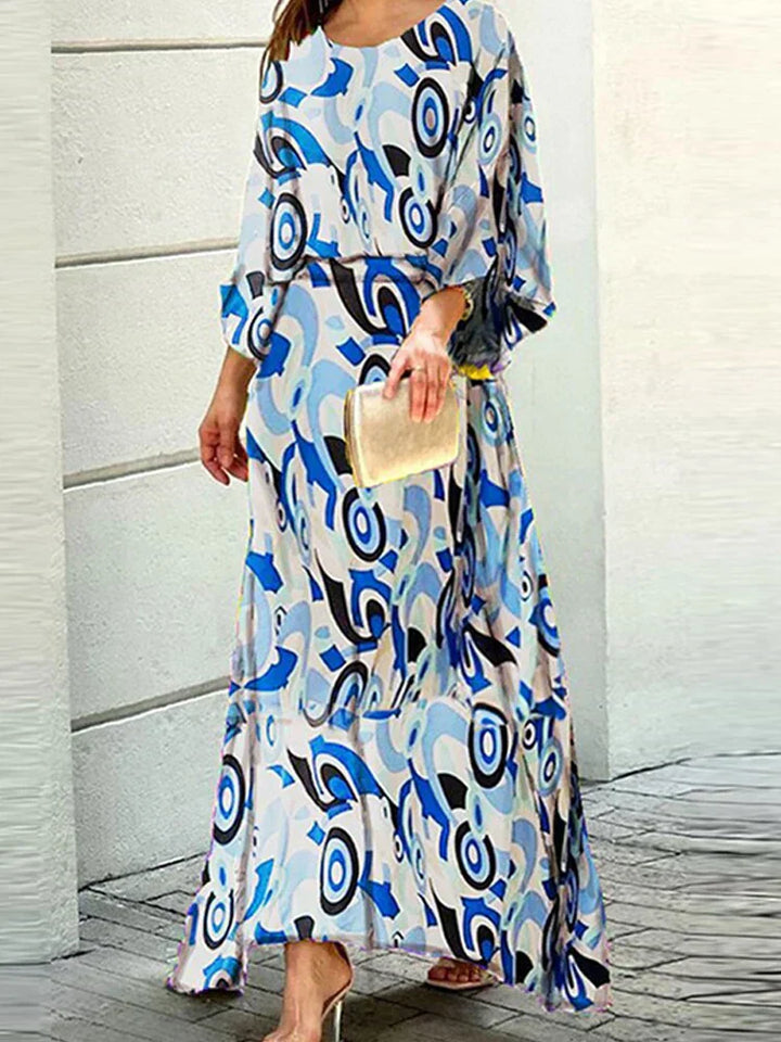"Esther - Herbstliche Mode mit Rundhalsausschnitt" could be rewritten as "Esther - Herbstliche Rundhalsmode für stilvolle Looks".