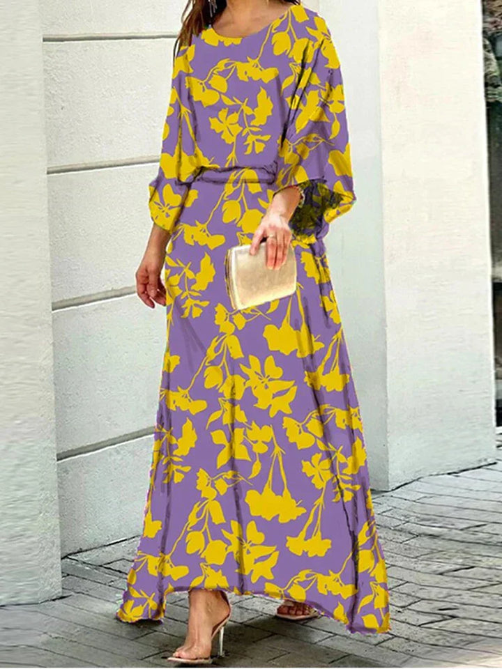 "Esther - Herbstliche Mode mit Rundhalsausschnitt" could be rewritten as "Esther - Herbstliche Rundhalsmode für stilvolle Looks".