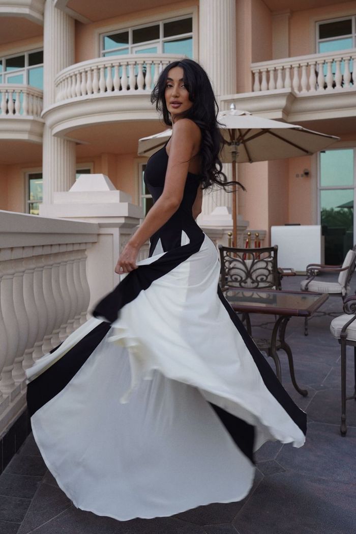 Eliana | Elegantes Maxikleid mit stilvollen Paneelen