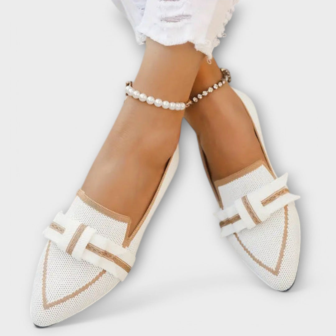 Verspielte flache Damenschuhe