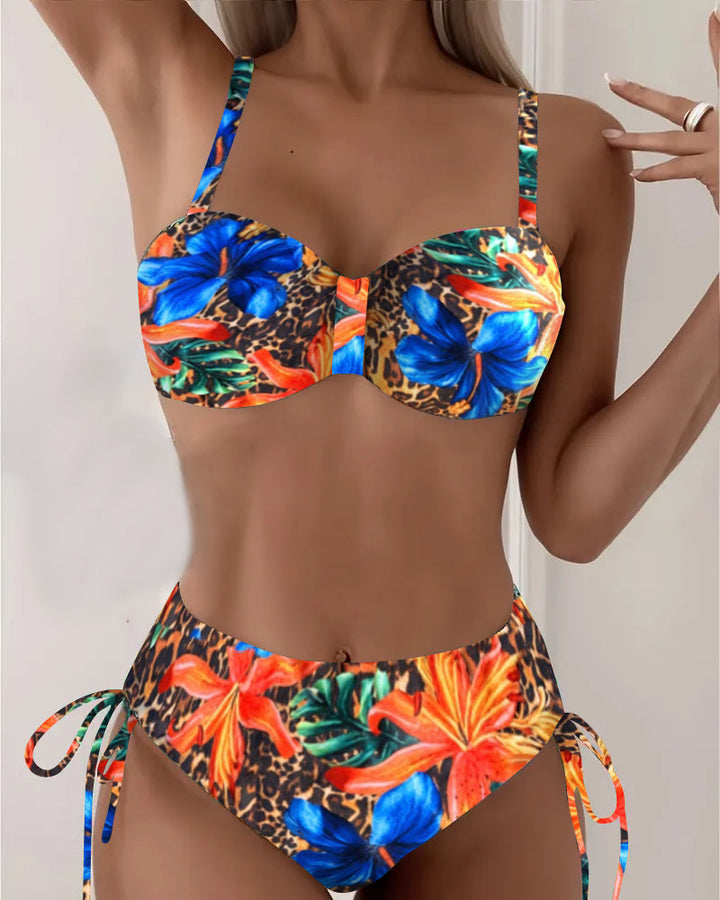 Bikini mit Leoparden- und Blumenmuster - Bralette-Stil