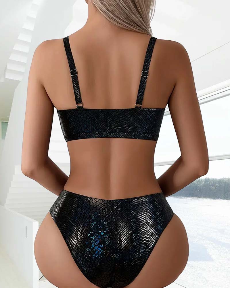 Dreieckiges Hochgeschnittenes Bikini-Oberteil mit Schlangenprint