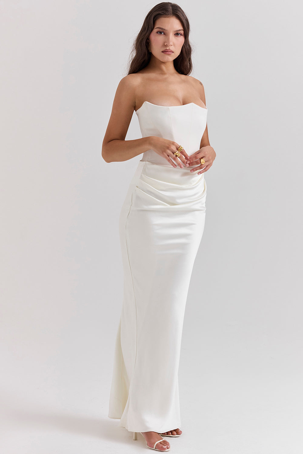 MAYLORA™ | Satin Kleid in taillierter Sanduhr-Form