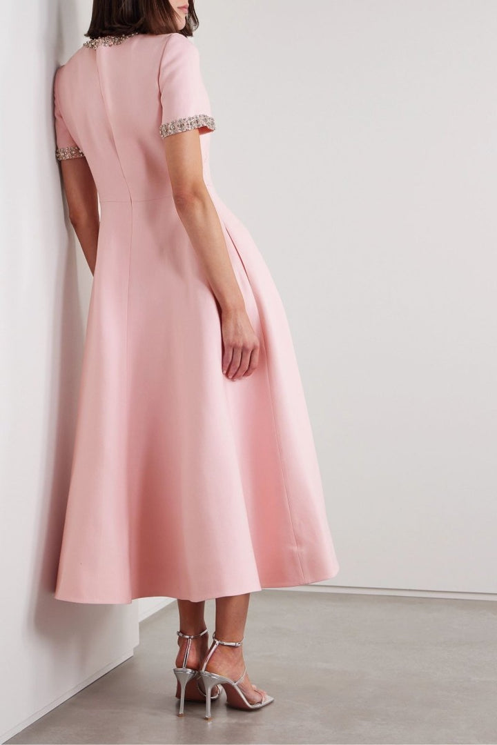 Sybil - Elegantes Strasskleid mit Schleifenakzent